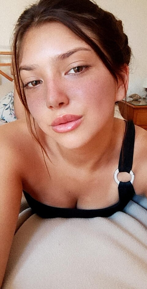 Agostina @agoslara cover picture