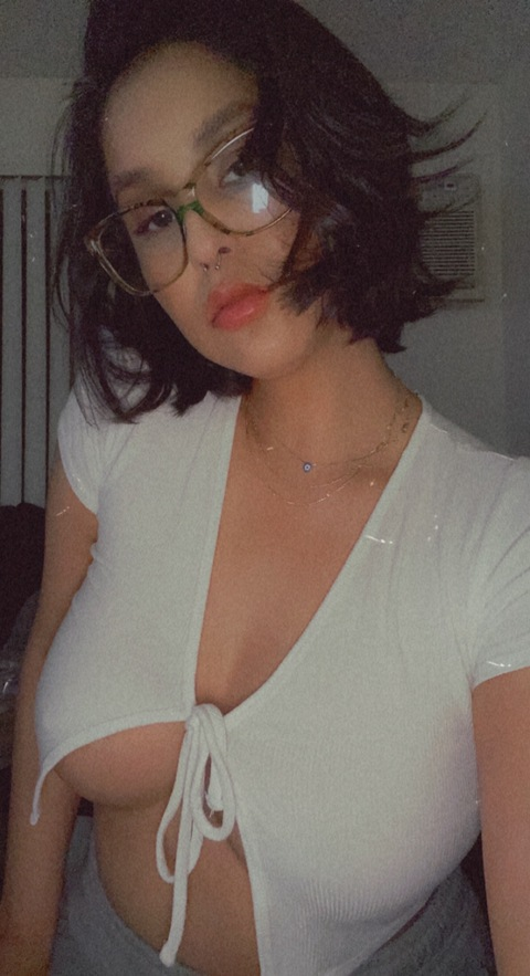 Alexandra @alexandraaadenise cover picture