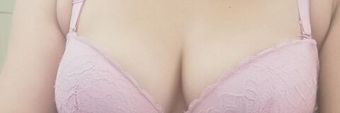 AlexisRiley @alexisrylei cover picture