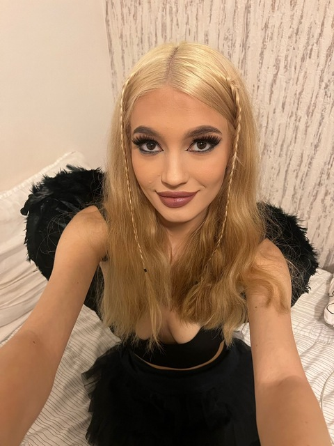 AlexysRosy @alexysrosy cover picture