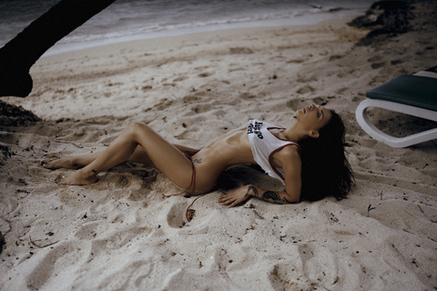 Alina Henessy @alinahenessy cover picture