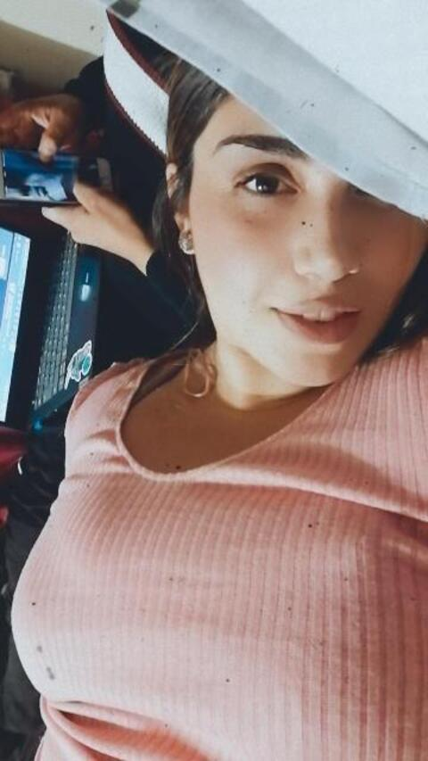 Melanie rivera @alomelii cover picture