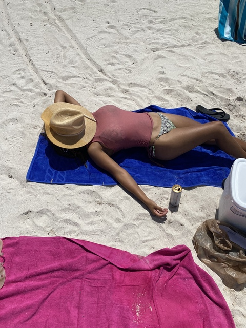 Alondra Castro @alondracastro cover picture