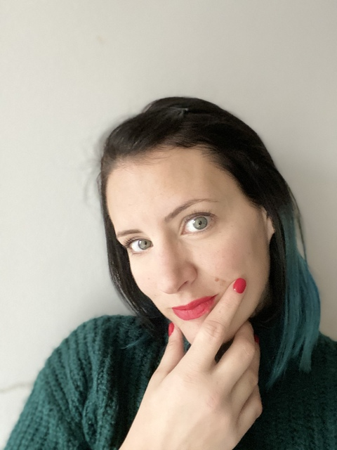 Angela @alwaysangela cover picture