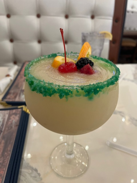 Alyssa @alyssa21 cover picture