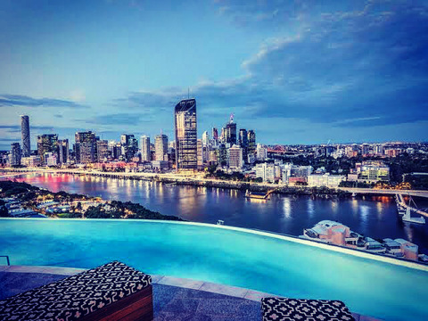 Alyssia Skye @alyssiaskye cover picture