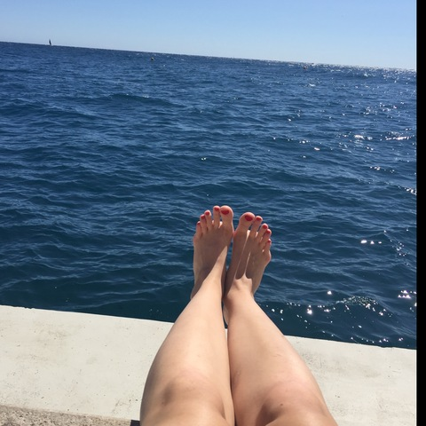 Amelia’s mistakes @ameliasmistakes cover picture