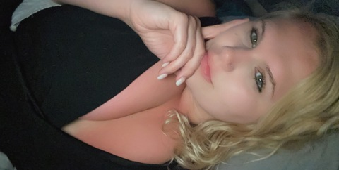 Amy @amyynicolee cover picture