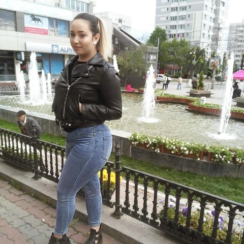 Ana Maria @anaayram cover picture