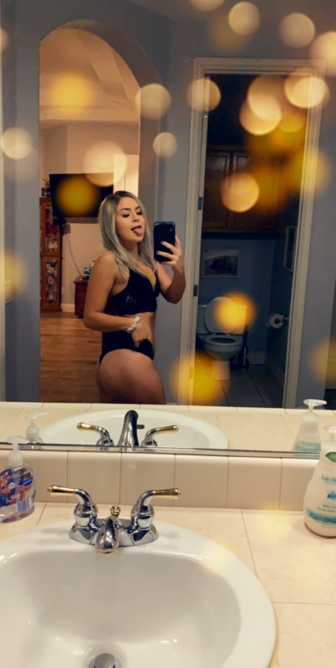 Ana @anababes cover picture