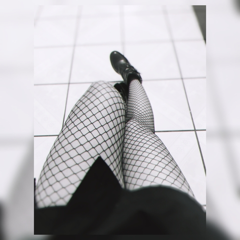 An O @anastasialov cover picture