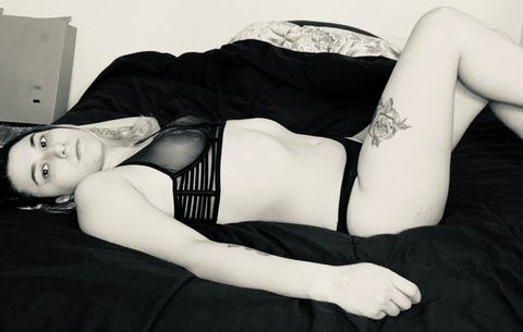 Angie @angiexo23 cover picture