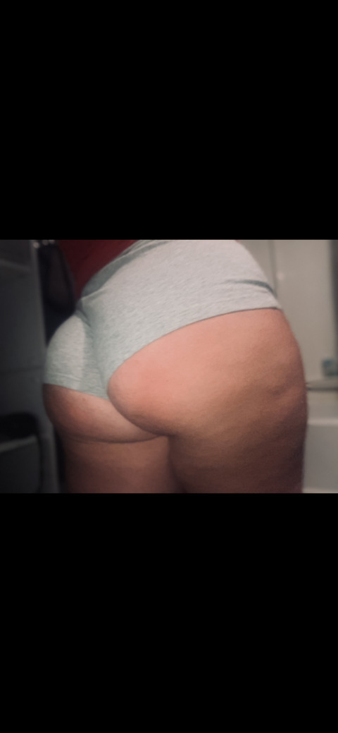 Annie @annniebannaniee cover picture