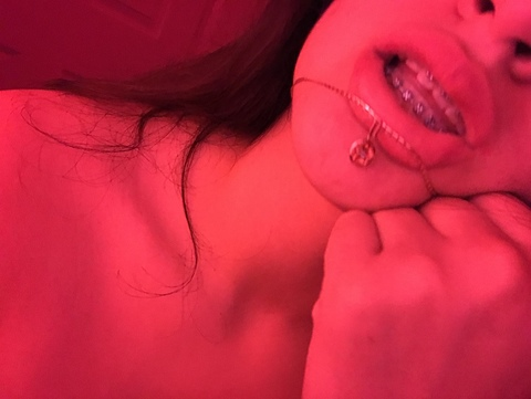 Adriana Davila @ariada cover picture