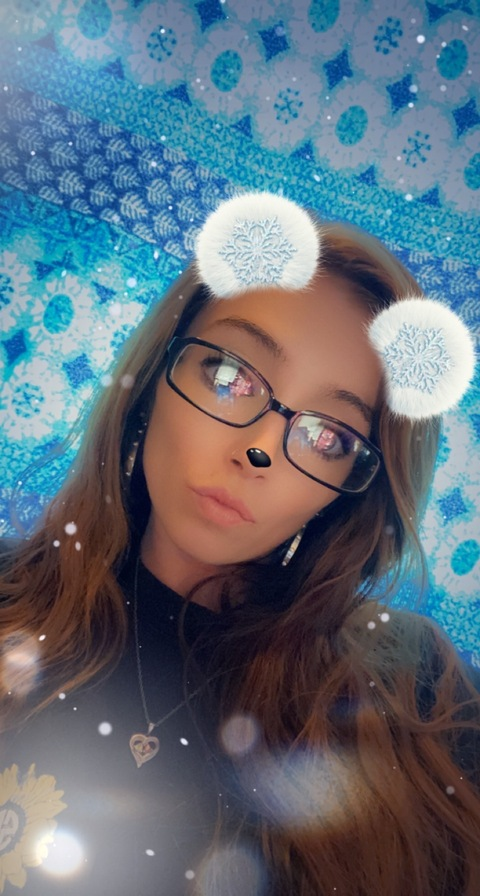 Ashley Johnson @ash.94 cover picture