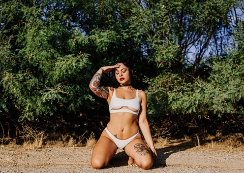 Assley @assleyxo cover picture