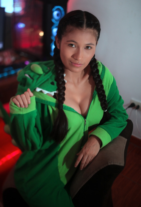 Genesis Gaming @astridinfante cover picture