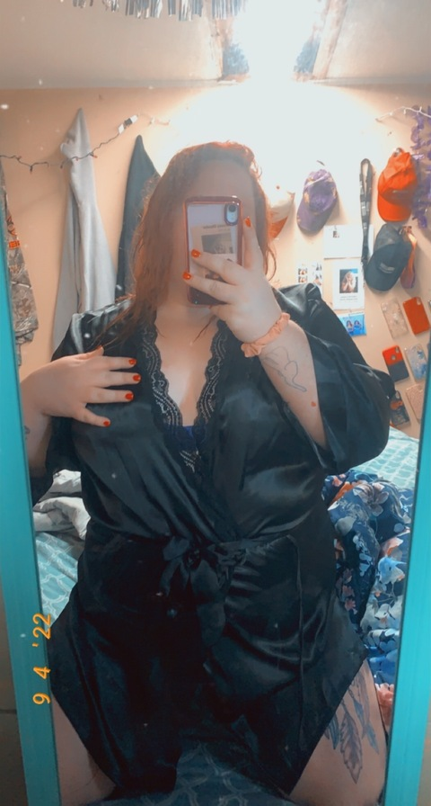 Queen B @b_queen2019 cover picture