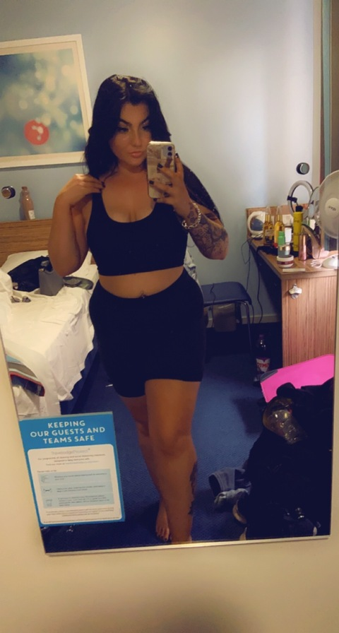 Stacey @babbyblu cover picture