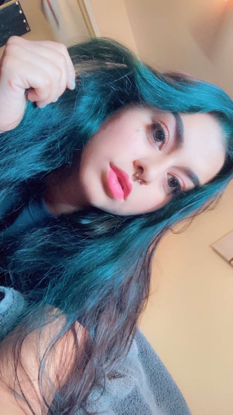 Mari @babyluv cover picture