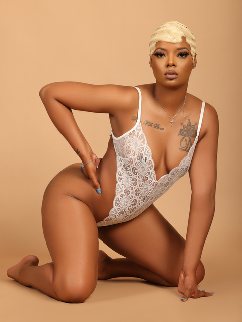 BaddAxxBailey @baileyxo cover picture