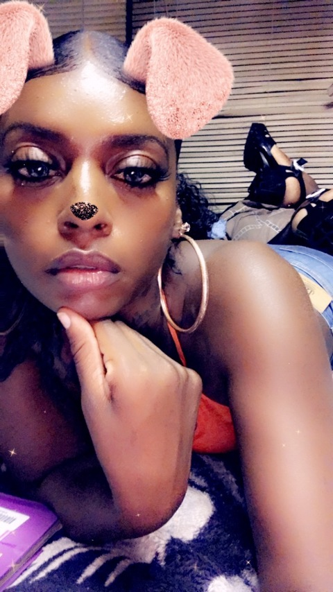 Bella Bayli @bayli cover picture