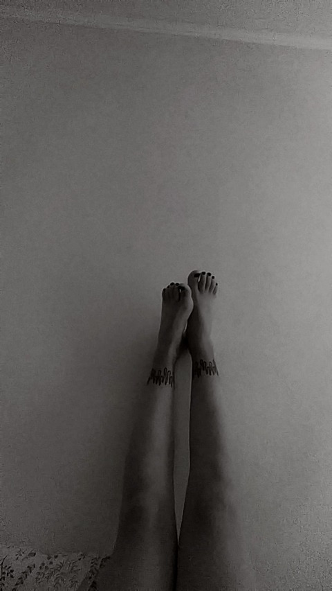 B e l. @beleen.11 cover picture