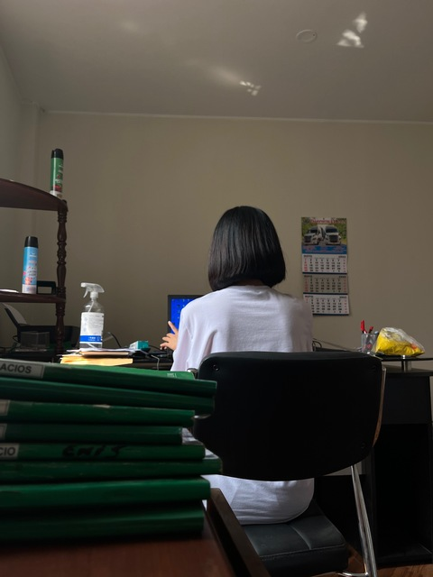 Karen @bellasenpaii cover picture