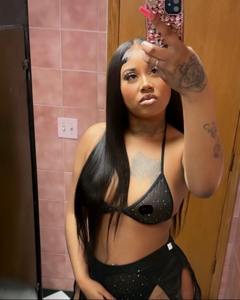 Brit @bendmeoverr cover picture