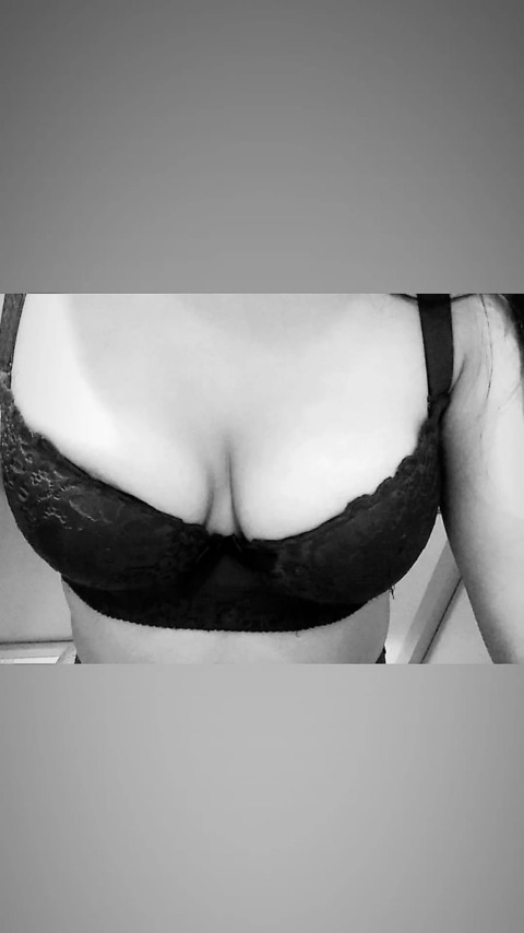 Beth @bethis cover picture