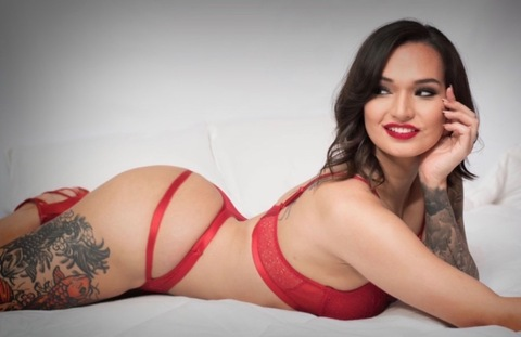 🐍 Bianca Nicole 🐍 @biancanicole cover picture