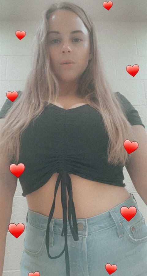 Big titty kitty @bigoltitty cover picture