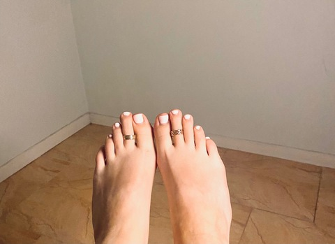 BlackHoseWhiteToes @blackhosewhitetoes cover picture