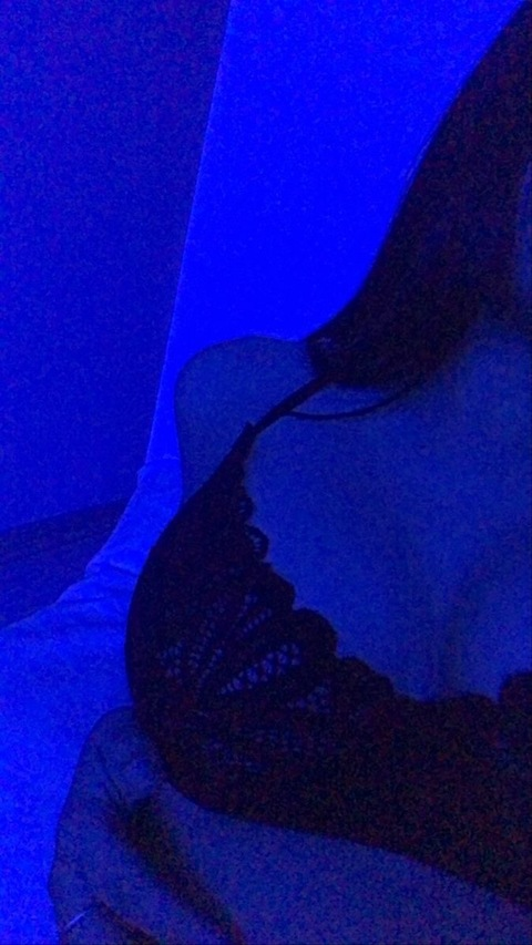 Laura @blaurabby cover picture