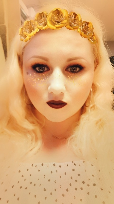 April @blondebabe3 cover picture