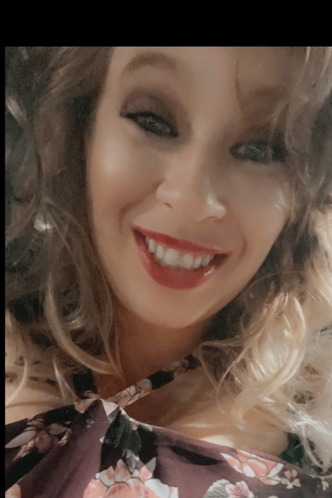 Amber Valentine @blueyedqueen18 cover picture