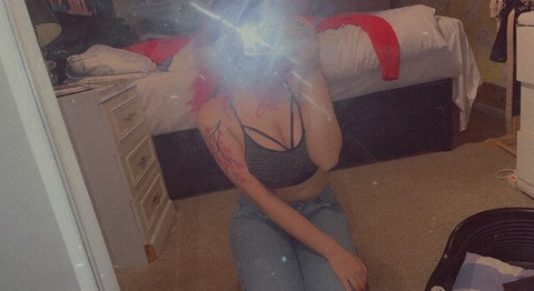 Cam @camileonnn cover picture