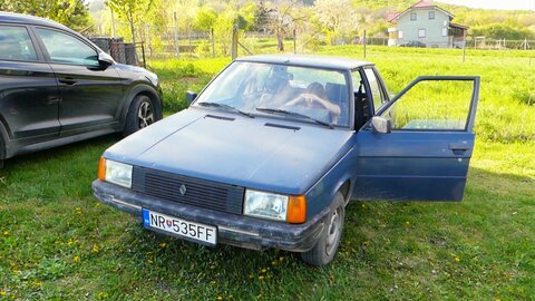 Cargirls @cargirls cover picture