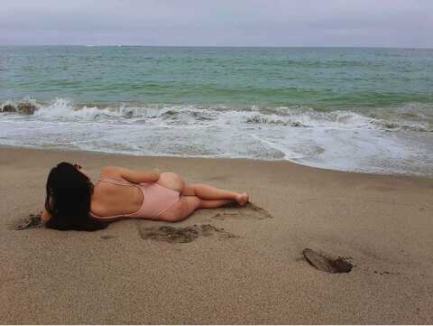 Carla G. @carlagallardo97 cover picture