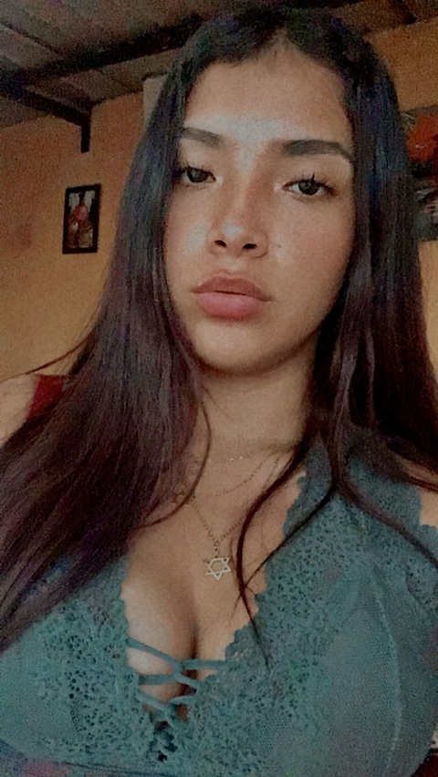 Mishi @carmenpere cover picture