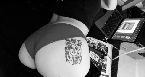 Celene🖤 @celeneee cover picture