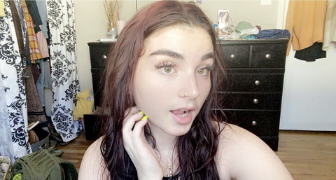 Christina @celizabethmaz cover picture