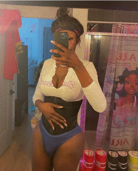 Chantel Royale @chantelroyale cover picture