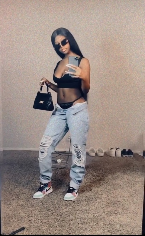 Chelsea Moore @chelseamoore cover picture