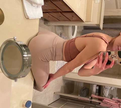 Chloe @chloe9969 cover picture