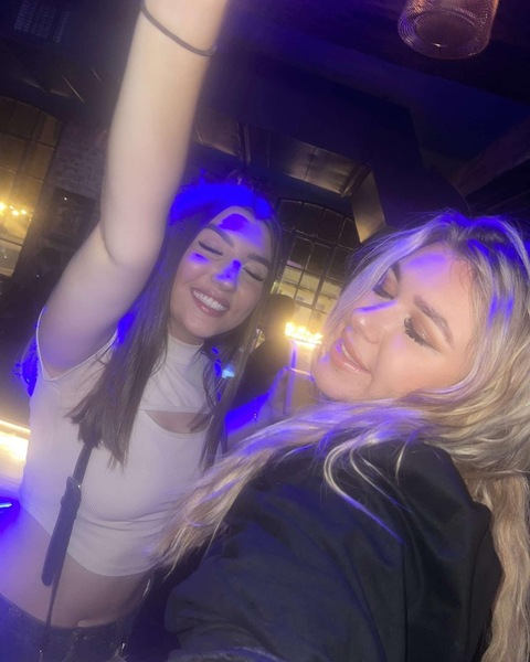 Chloe @chloechodey cover picture