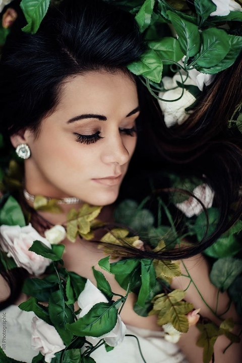 Chrissi Evans @chrissi_evans cover picture