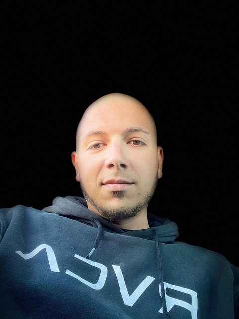 KyLe @dadbodkyle cover picture