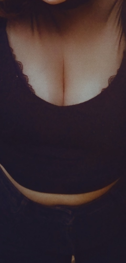 DanniiRogers @danniirogers22 cover picture