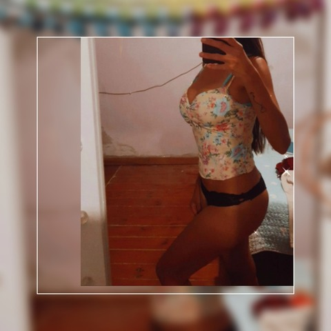 Debbie @debbie72 cover picture